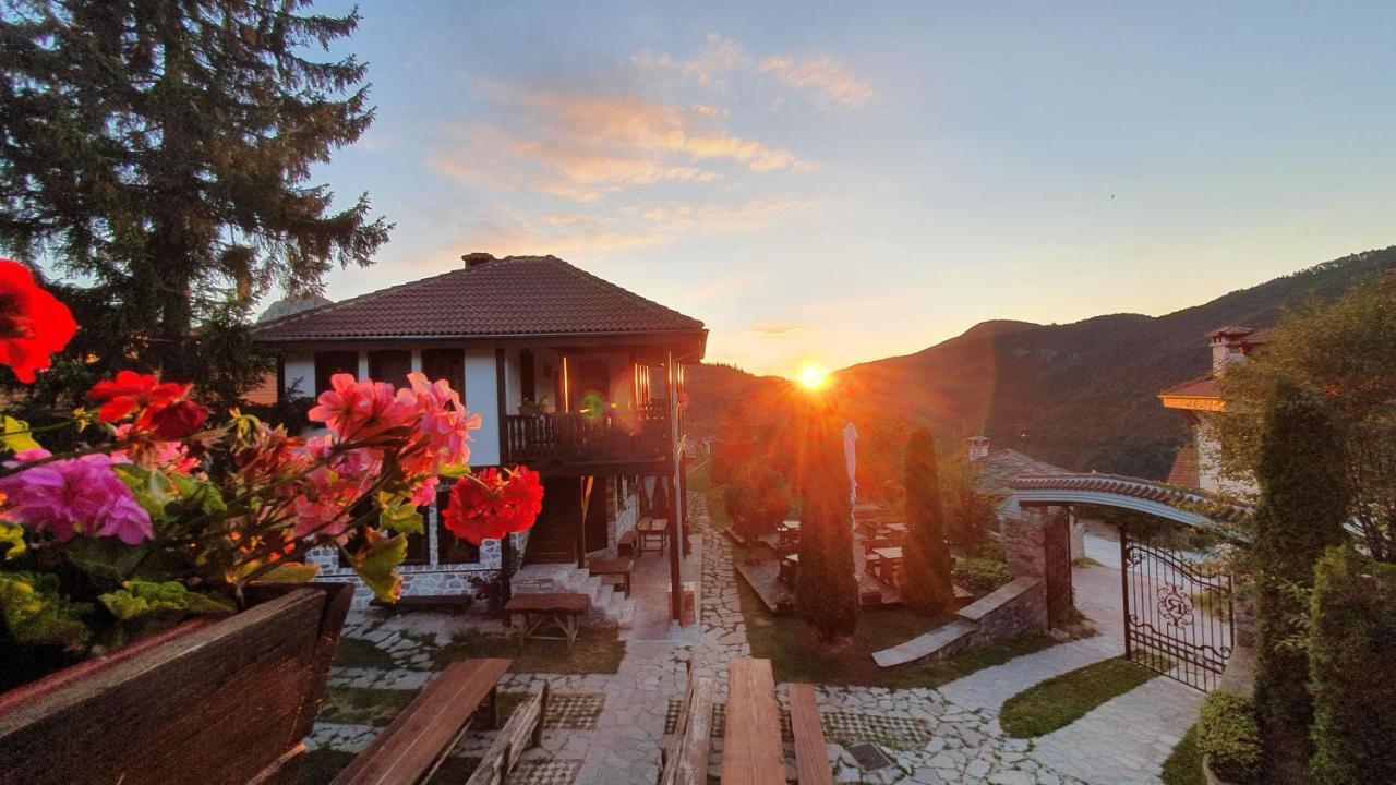 Rhodopes Legends Hotell Vrata Exteriör bild
