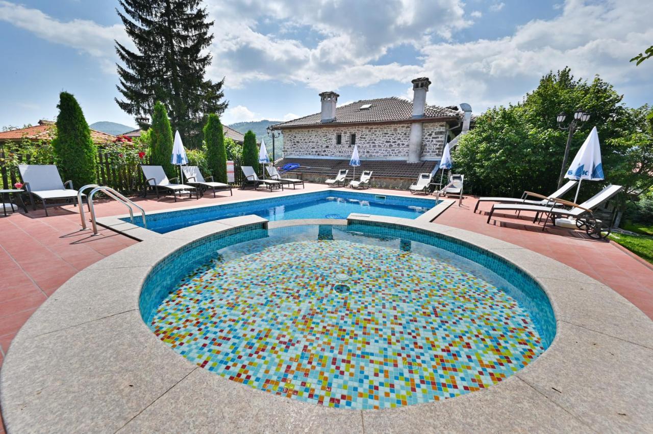 Rhodopes Legends Hotell Vrata Exteriör bild