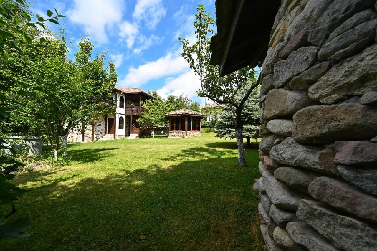 Rhodopes Legends Hotell Vrata Exteriör bild