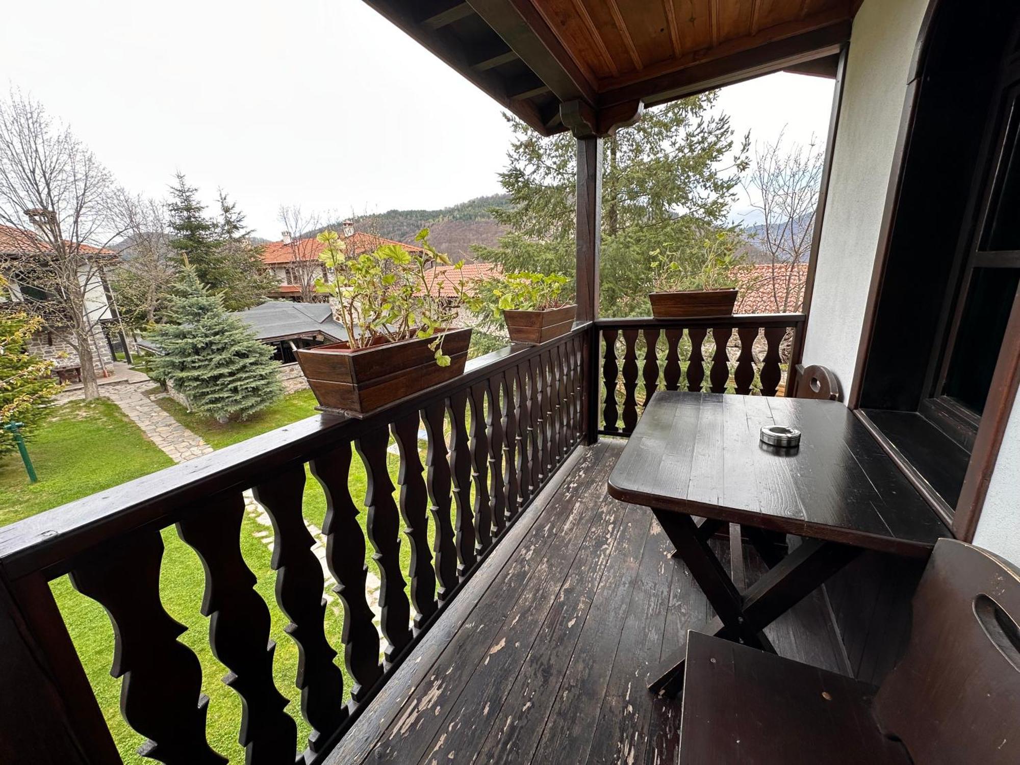 Rhodopes Legends Hotell Vrata Exteriör bild
